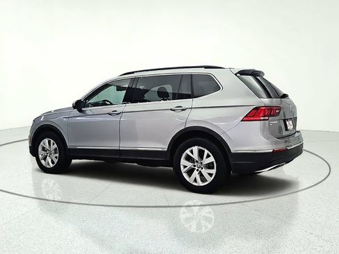Used 2021 Volkswagen Tiguan SE FWD image 4