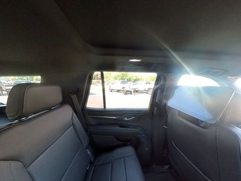 Used 2021 GMC Yukon Denali w/ Denali Premium Package AWD/4WD image 35