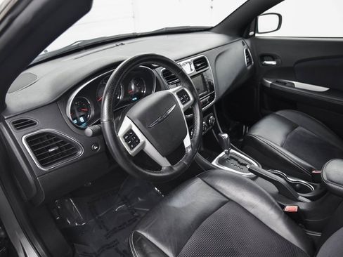 Used 2012 Chrysler 200 S image 16