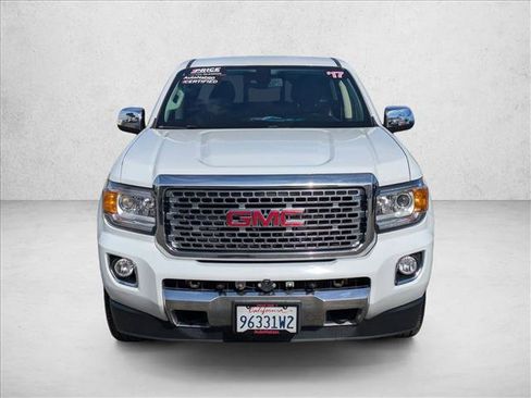 Used 2017 GMC Canyon Denali image 2