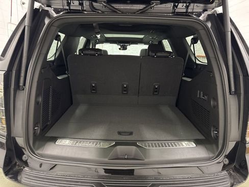 New 2026 Chevrolet Suburban High Country AWD/4WD image 37