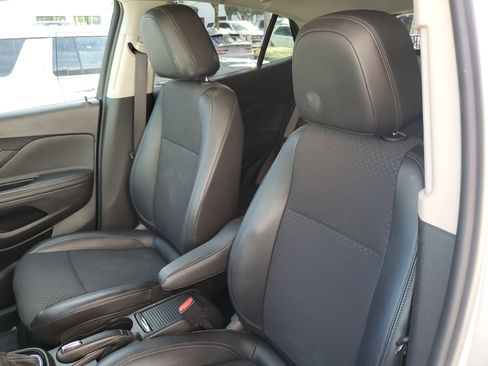 Used 2022 Buick Encore Preferred w/ Safety Package image 18