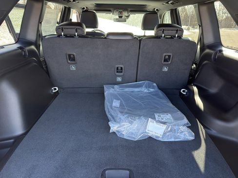 New 2025 Jeep Grand Cherokee Altitude AWD/4WD image 34