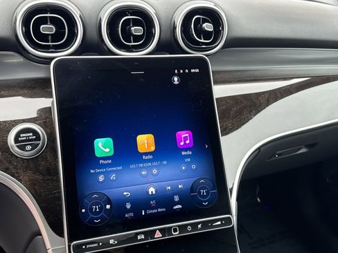 Used 2025 Mercedes-Benz GLC 300 image 21