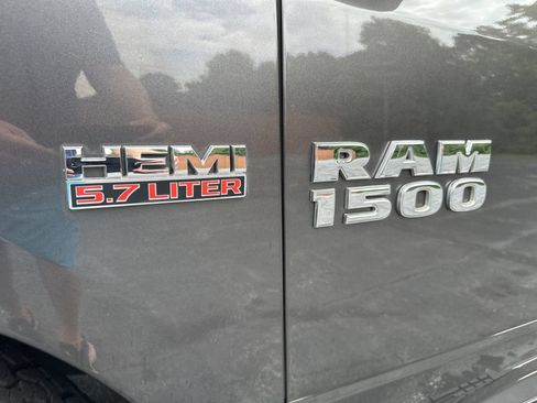 Used 2015 RAM 1500 Express RWD image 19