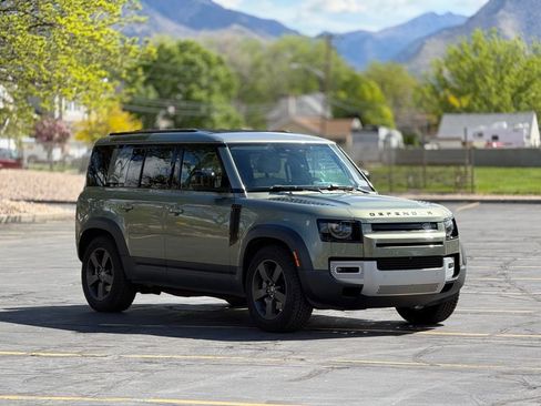 Used 2023 Land Rover Defender 110 SE AWD/4WD image 3