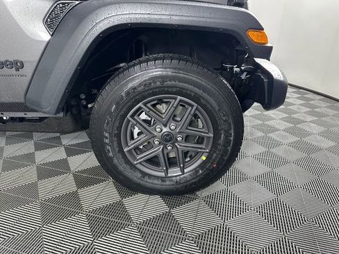 New 2026 Jeep Gladiator Sport AWD/4WD image 4