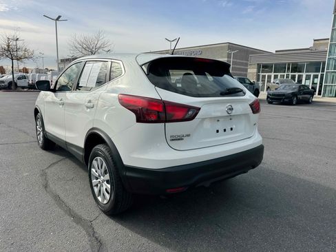 Used 2018 Nissan Rogue Sport S image 5