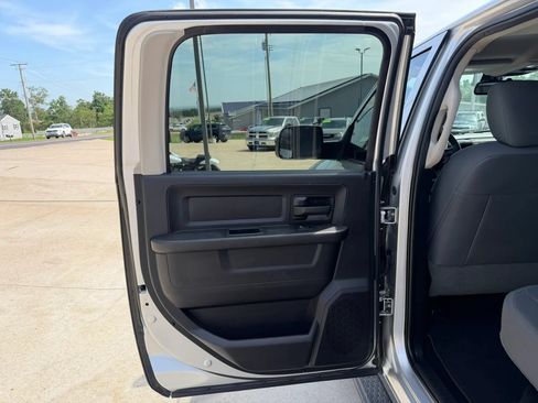 Used 2016 RAM 1500 Express AWD/4WD image 34