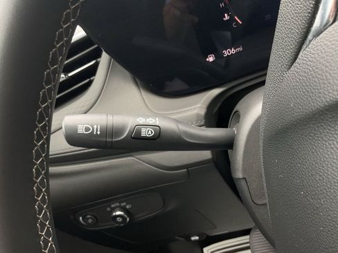 Used 2025 Buick Encore GX Preferred FWD image 37