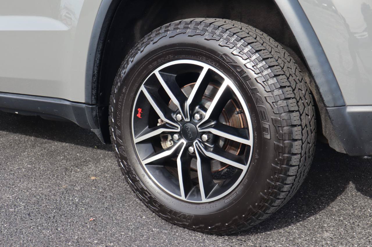 Used 2021 Jeep Grand Cherokee Trailhawk w/ Trailhawk Luxury Group AWD/4WD image 27