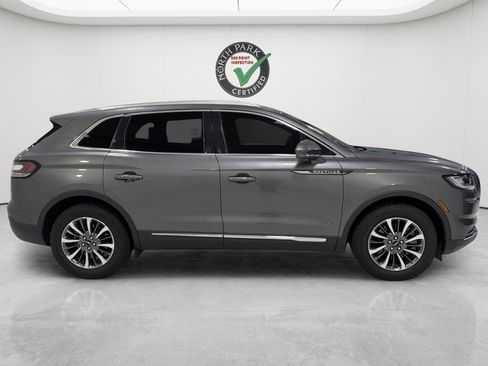 Used 2023 Lincoln Nautilus FWD w/ Premium Package image 6