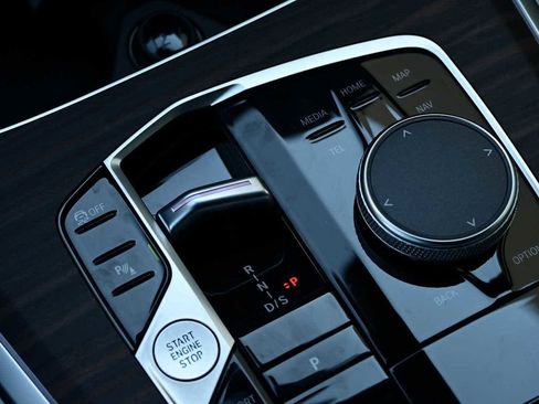 Used 2026 BMW X5 sDrive40i image 16