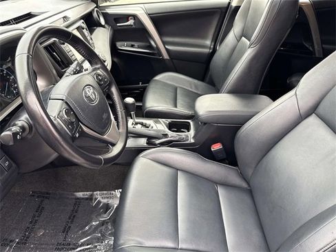 Used 2016 Toyota RAV4 Limited image 19