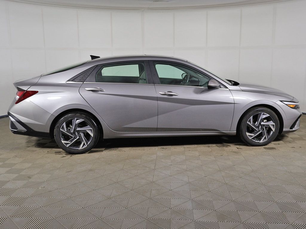 Certified 2024 Hyundai Elantra SEL w/ Convenience Package FWD image 15