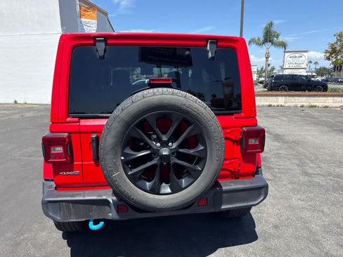 Used 2024 Jeep Wrangler Unlimited Sahara AWD/4WD image 19