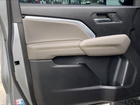 Certified 2024 Chevrolet Colorado ZR2 w/ ZR2 Convenience Package III image 21