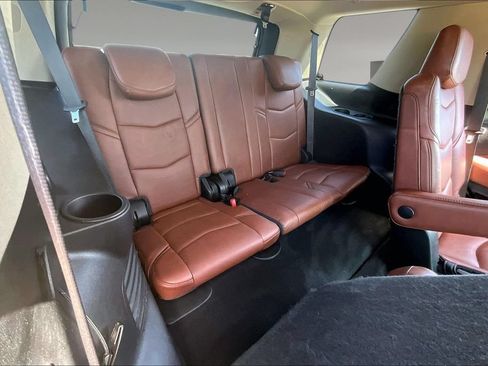 Used 2019 Cadillac Escalade Premium Luxury AWD/4WD image 29