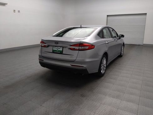 Used 2020 Ford Fusion SE image 9