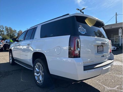 Used 2020 GMC Yukon XL SLE w/ HD Trailering Package image 5