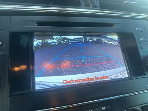 Used 2014 Toyota Avalon Limited image 2