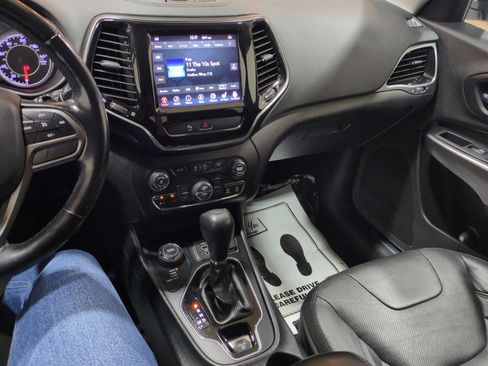 Used 2020 Jeep Cherokee Limited AWD/4WD image 22