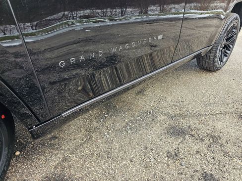 New 2026 Jeep Grand Wagoneer Limited AWD/4WD image 10