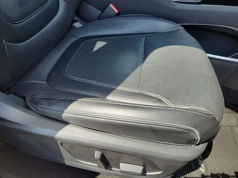 Certified 2022 Hyundai Tucson Limited w/ Winter Package image 30