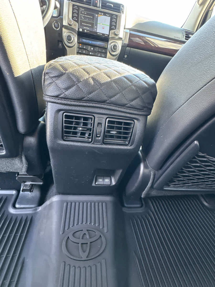 Used 2023 Toyota 4Runner Limited AWD/4WD image 32