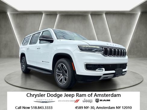 Used 2023 Jeep Wagoneer L Series II AWD/4WD image 1