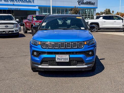 Used 2025 Jeep Compass Limited AWD/4WD image 6