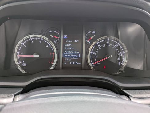 Used 2022 Toyota 4Runner TRD Off-Road AWD/4WD image 14