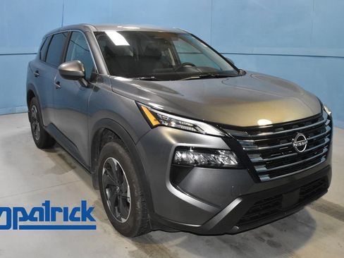 Certified 2025 Nissan Rogue SV image 1