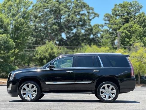 Used 2017 Cadillac Escalade Luxury RWD image 8