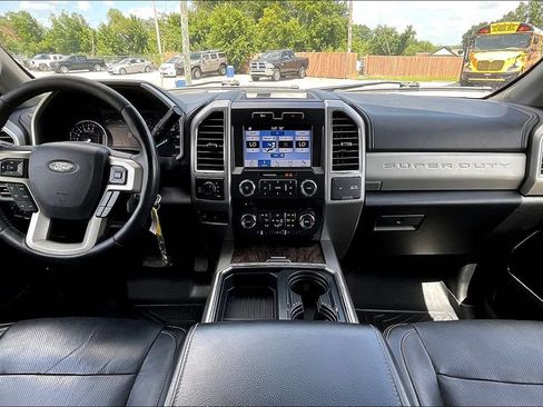 Used 2018 Ford F250 Lariat w/ Lariat Value Package AWD/4WD image 5