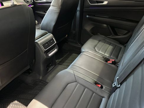 Used 2024 Volkswagen Atlas Cross Sport SEL R-Line AWD/4WD image 12