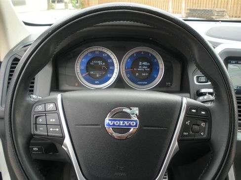Used 2011 Volvo XC60 T6 R-Design w/ Convenience Pkg AWD/4WD image 37