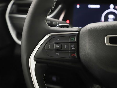 Used 2024 Jeep Grand Cherokee Altitude image 26