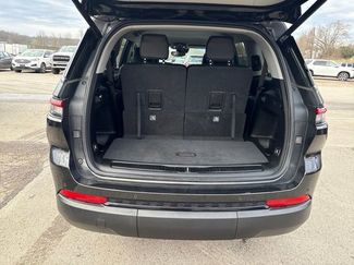 Used 2023 Jeep Grand Cherokee L Limited w/ Black Appearance Package video 3