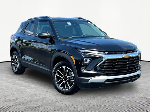 Used 2026 Chevrolet TrailBlazer LT AWD/4WD image 3