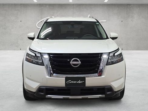 Used 2024 Nissan Pathfinder SL AWD/4WD image 18
