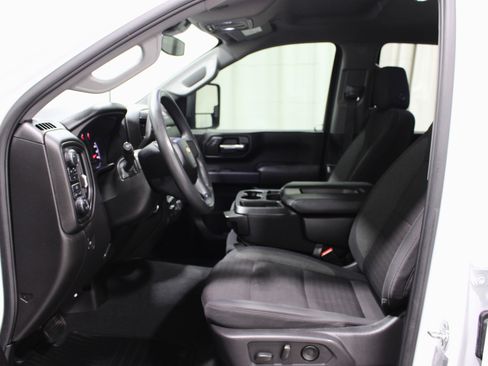 Used 2025 Chevrolet Silverado 2500 Custom w/ Custom Convenience Package AWD/4WD image 3