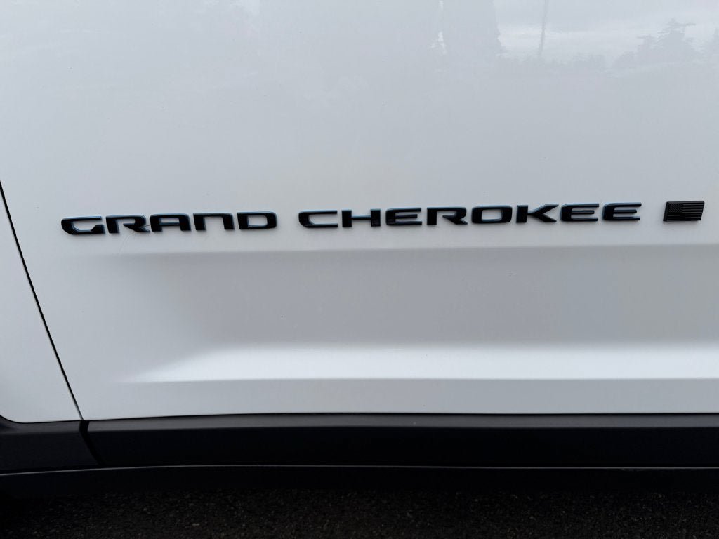 Used 2022 Jeep Grand Cherokee Trailhawk 4xe AWD/4WD image 35