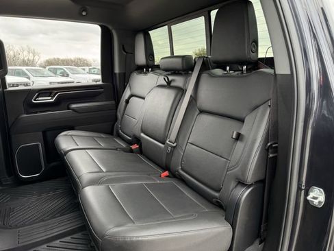 Used 2025 GMC Sierra 3500 SLT w/ SLT Convenience Package image 24