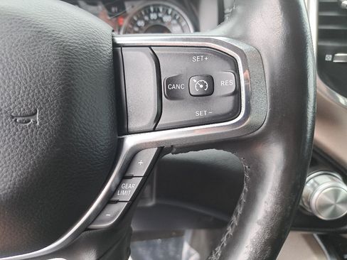 Used 2019 RAM 1500 Laramie AWD/4WD image 17