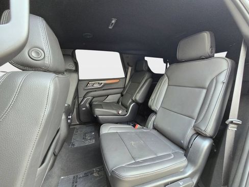 Used 2026 GMC Yukon Denali AWD/4WD image 17