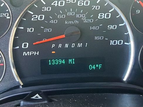 Used 2025 Chevrolet Express 3500 Extended w/ Driver Convenience Package RWD image 12