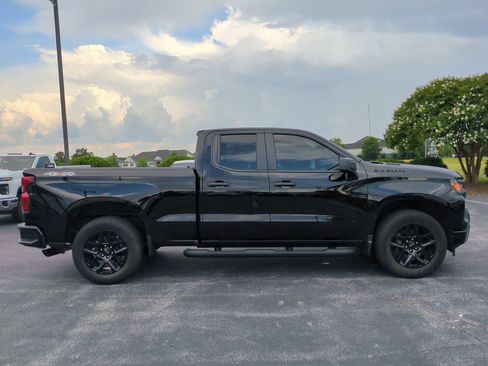 Used 2025 Chevrolet Silverado 1500 Custom w/ Turbomax Blackout Package AWD/4WD image 11