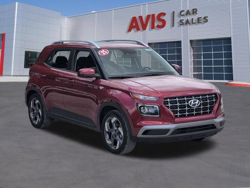Used 2025 Hyundai Venue SEL FWD image 3