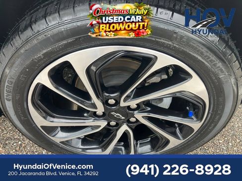 Used 2023 Chevrolet Bolt EUV Premier w/ Sun & Sound Package FWD image 11